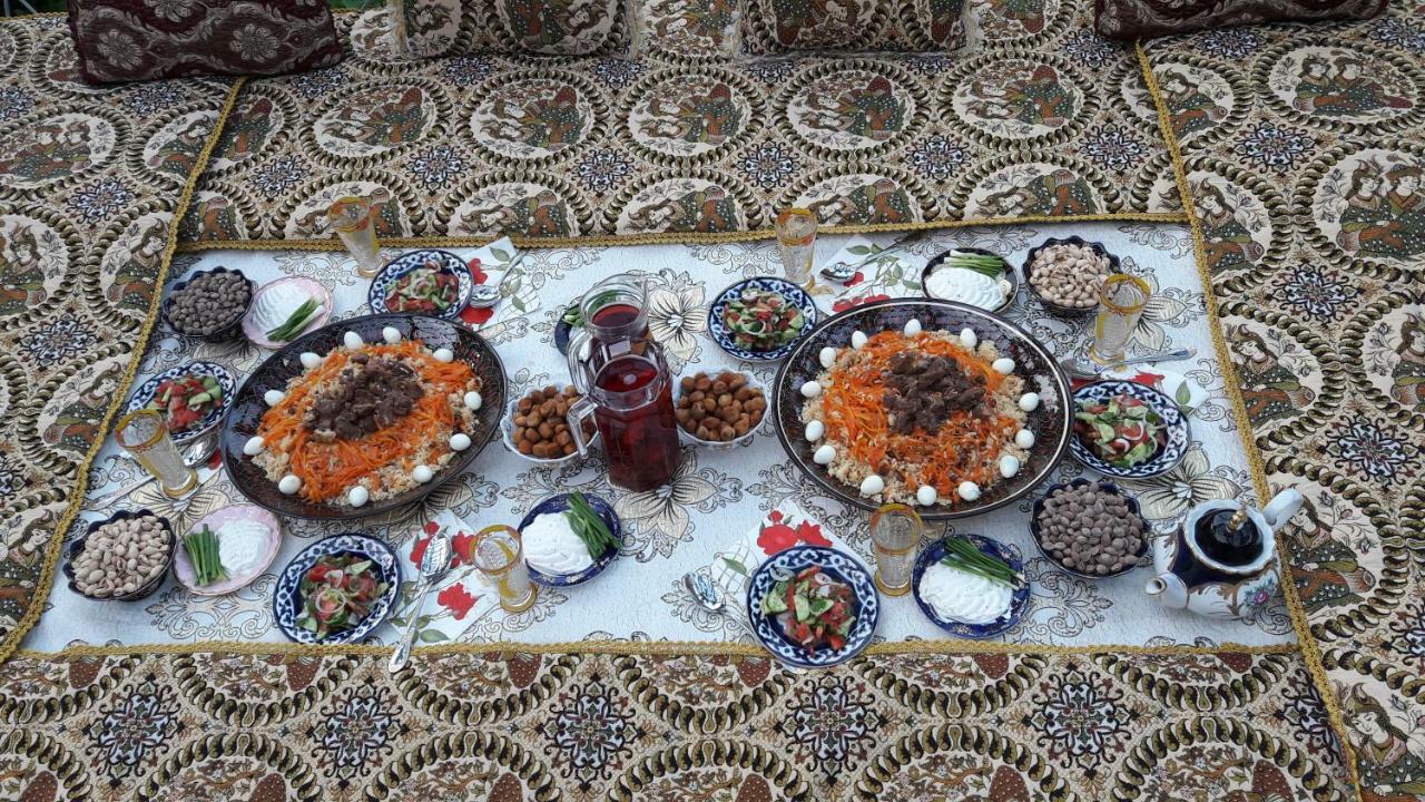 Nurobod Guesthouse Bukhara Eksteriør billede
